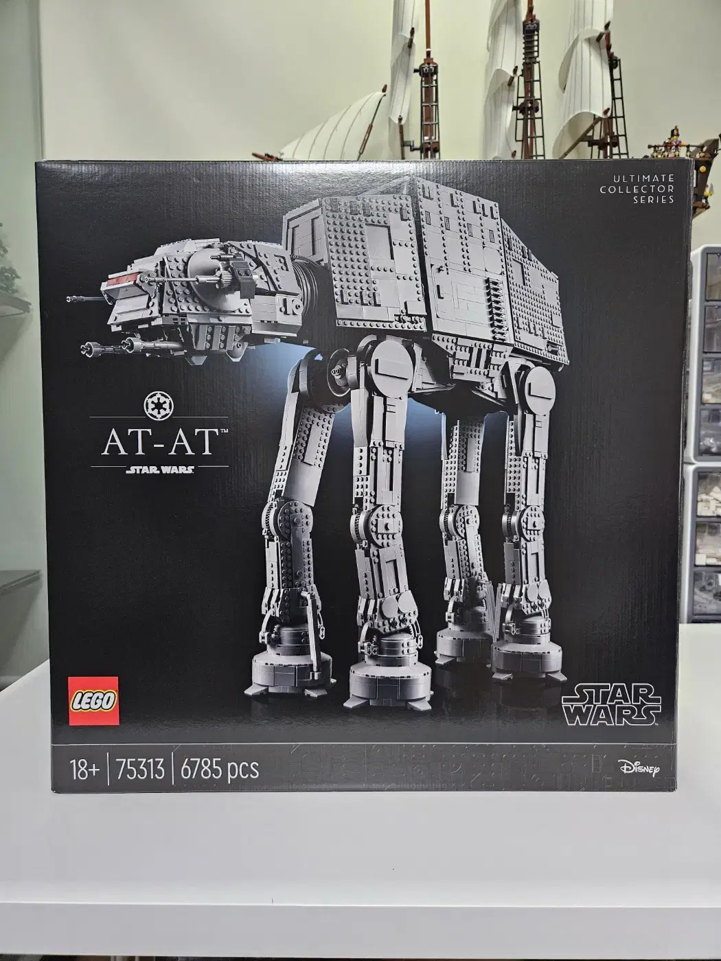 레고 스타워즈 UCS AT-AT 75313 팝니다.